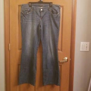 Maurices jeans